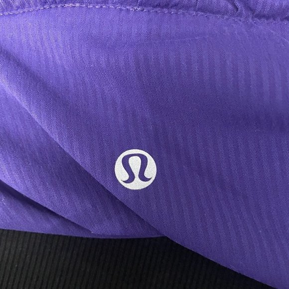 Lululemon Zip Jacket Ruching Thumb Hole Emblem Size 4 Purple - Picture 10 of 11